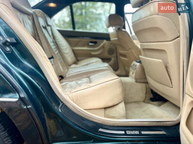 Зелений БМВ 7 Серія, об'ємом двигуна 2.5 л та пробігом 375 тис. км за 4555 $, фото 51 на Automoto.ua