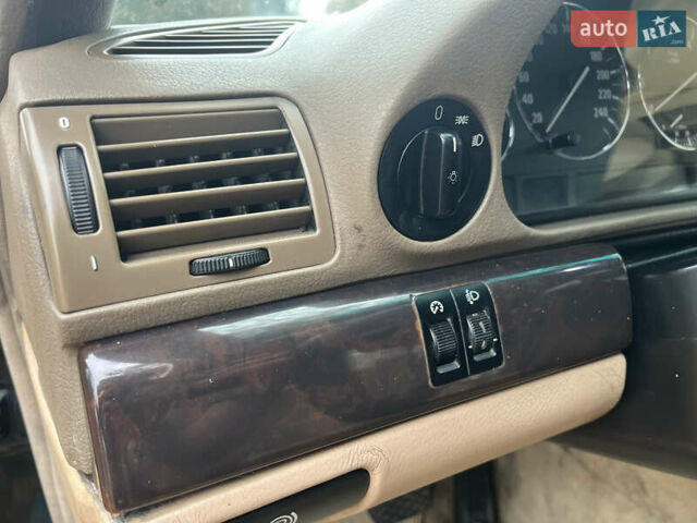 Зелений БМВ 7 Серія, об'ємом двигуна 2.5 л та пробігом 375 тис. км за 4555 $, фото 42 на Automoto.ua