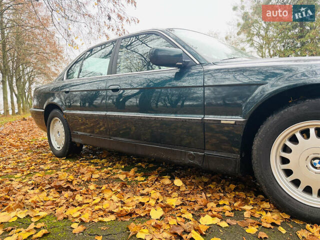 Зелений БМВ 7 Серія, об'ємом двигуна 2.5 л та пробігом 375 тис. км за 4555 $, фото 23 на Automoto.ua