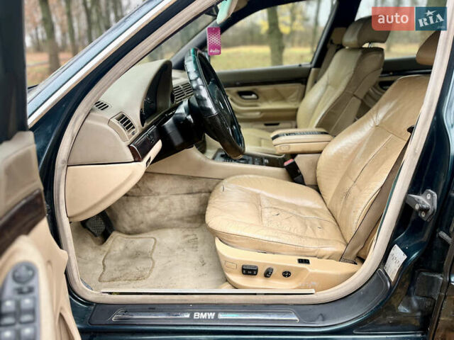 Зелений БМВ 7 Серія, об'ємом двигуна 2.5 л та пробігом 375 тис. км за 4555 $, фото 25 на Automoto.ua