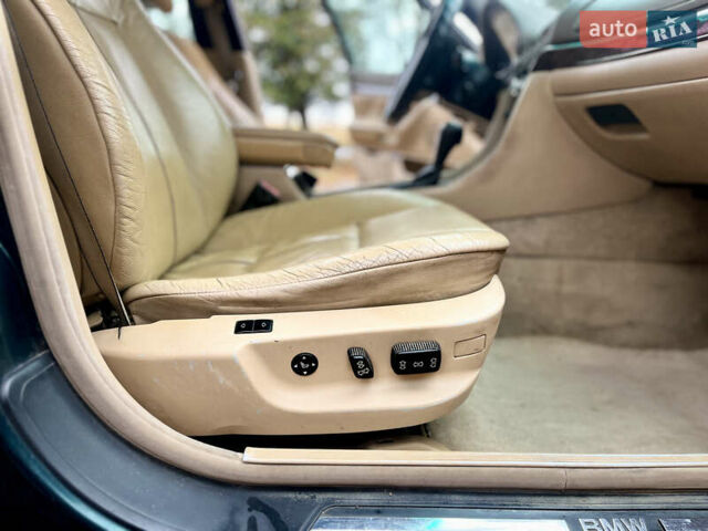 Зелений БМВ 7 Серія, об'ємом двигуна 2.5 л та пробігом 375 тис. км за 4555 $, фото 54 на Automoto.ua