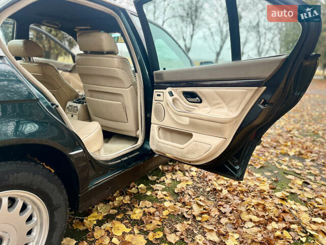 Зелений БМВ 7 Серія, об'ємом двигуна 2.5 л та пробігом 375 тис. км за 4555 $, фото 50 на Automoto.ua