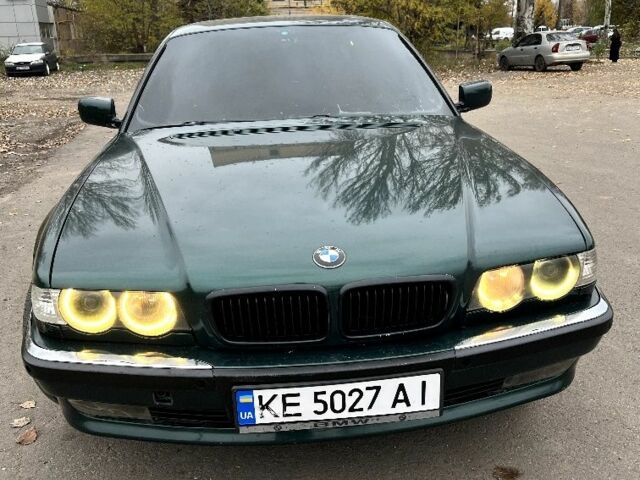 Зелений БМВ 7 Серія, об'ємом двигуна 3 л та пробігом 475 тис. км за 3400 $, фото 1 на Automoto.ua