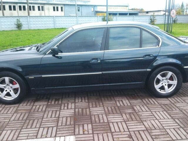 Зеленый БМВ 7 Серия, объемом двигателя 3 л и пробегом 444 тыс. км за 3333 $, фото 3 на Automoto.ua