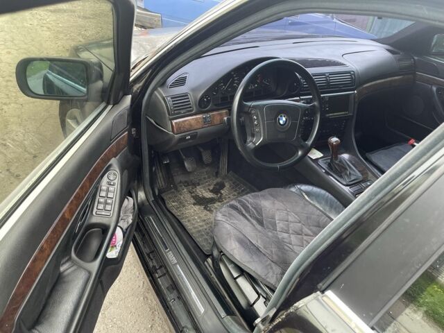 Зелений БМВ 7 Серія, об'ємом двигуна 3 л та пробігом 265 тис. км за 4000 $, фото 2 на Automoto.ua