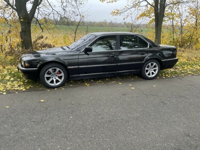 Зелений БМВ 7 Серія, об'ємом двигуна 3 л та пробігом 265 тис. км за 4000 $, фото 6 на Automoto.ua