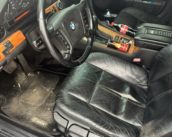 Зелений БМВ 7 Серія, об'ємом двигуна 3 л та пробігом 300 тис. км за 4700 $, фото 10 на Automoto.ua