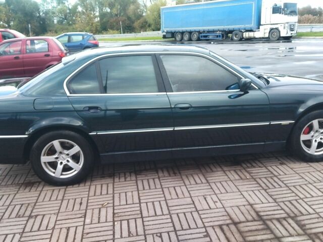 Зеленый БМВ 7 Серия, объемом двигателя 3 л и пробегом 444 тыс. км за 3333 $, фото 5 на Automoto.ua