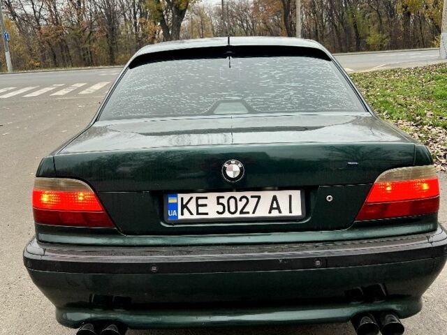 Зелений БМВ 7 Серія, об'ємом двигуна 3 л та пробігом 475 тис. км за 3400 $, фото 3 на Automoto.ua
