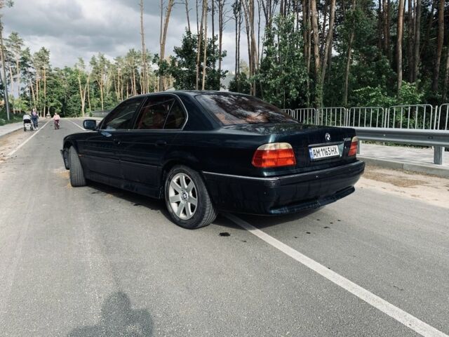 Зелений БМВ 7 Серія, об'ємом двигуна 2.5 л та пробігом 304 тис. км за 4500 $, фото 2 на Automoto.ua