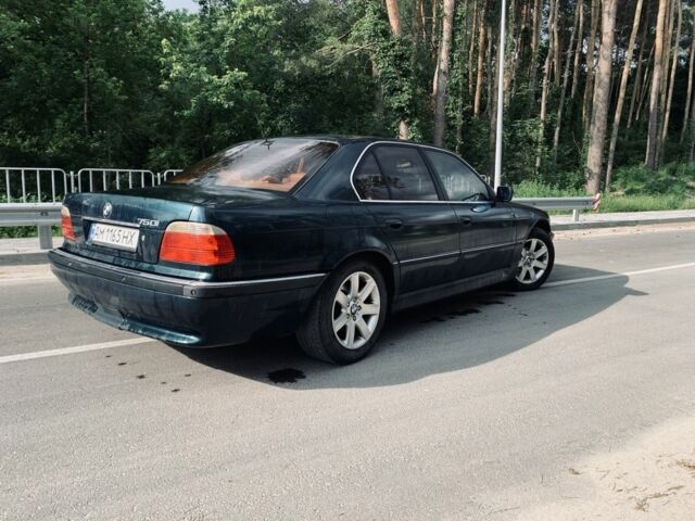 Зелений БМВ 7 Серія, об'ємом двигуна 2.5 л та пробігом 304 тис. км за 4500 $, фото 3 на Automoto.ua
