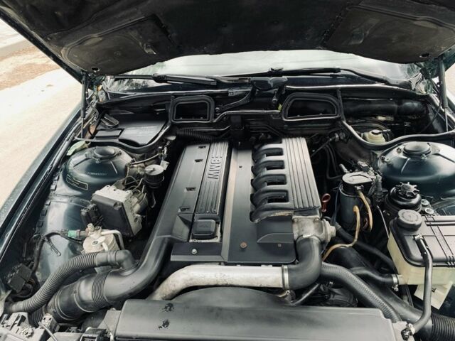 Зелений БМВ 7 Серія, об'ємом двигуна 2.5 л та пробігом 304 тис. км за 4500 $, фото 7 на Automoto.ua