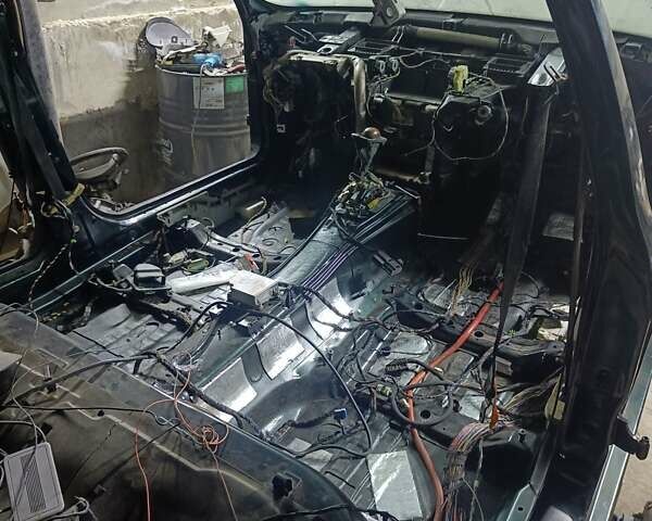 Зеленый БМВ 7 Серия, объемом двигателя 5.4 л и пробегом 517 тыс. км за 8000 $, фото 17 на Automoto.ua