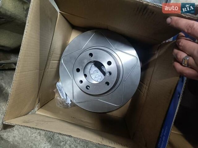 Зеленый БМВ 7 Серия, объемом двигателя 5.4 л и пробегом 517 тыс. км за 8000 $, фото 15 на Automoto.ua