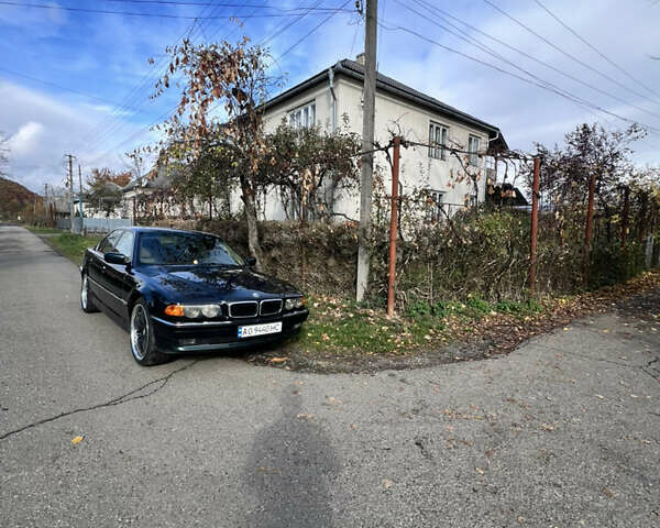 Зеленый БМВ 7 Серия, объемом двигателя 3 л и пробегом 450 тыс. км за 5700 $, фото 1 на Automoto.ua