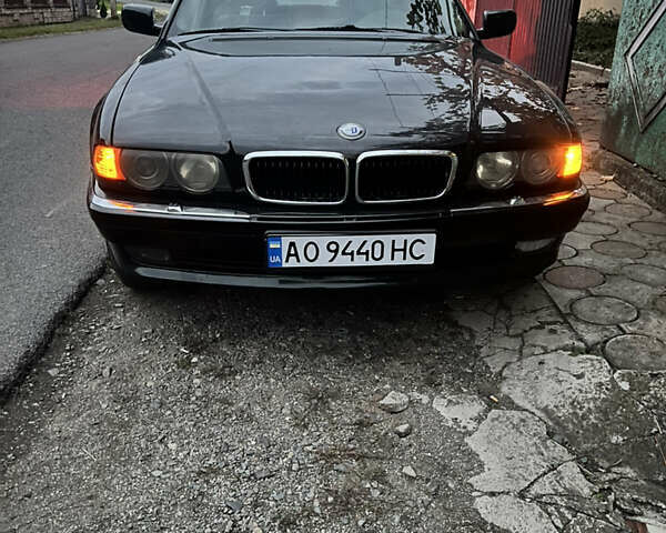 Зеленый БМВ 7 Серия, объемом двигателя 3 л и пробегом 450 тыс. км за 5700 $, фото 4 на Automoto.ua