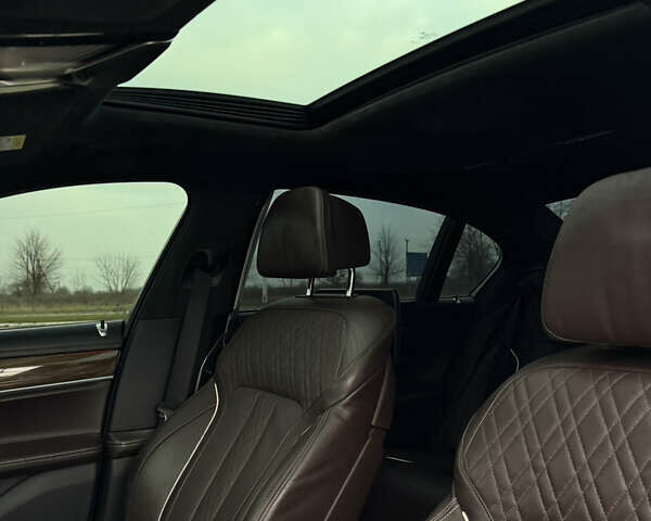 Зеленый БМВ 7 Серия, объемом двигателя 2.99 л и пробегом 215 тыс. км за 35000 $, фото 19 на Automoto.ua