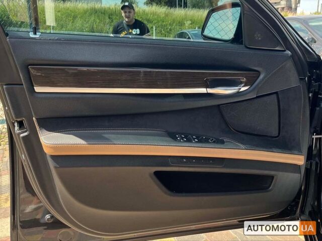 Чорний БМВ 740, об'ємом двигуна 3 л та пробігом 251 тис. км за 18500 $, фото 11 на Automoto.ua