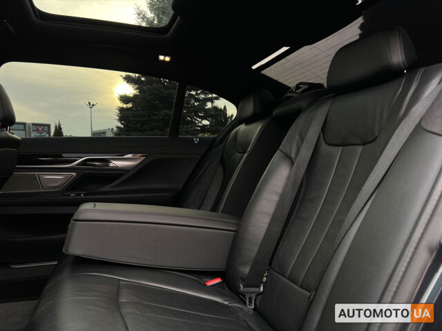 Чорний БМВ 740, об'ємом двигуна 3 л та пробігом 125 тис. км за 28999 $, фото 9 на Automoto.ua