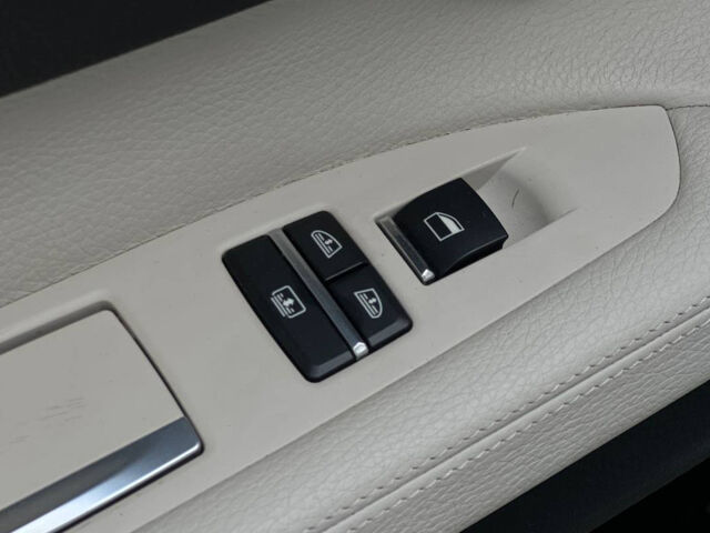 Сірий БМВ 740, об'ємом двигуна 3 л та пробігом 248 тис. км за 22000 $, фото 21 на Automoto.ua