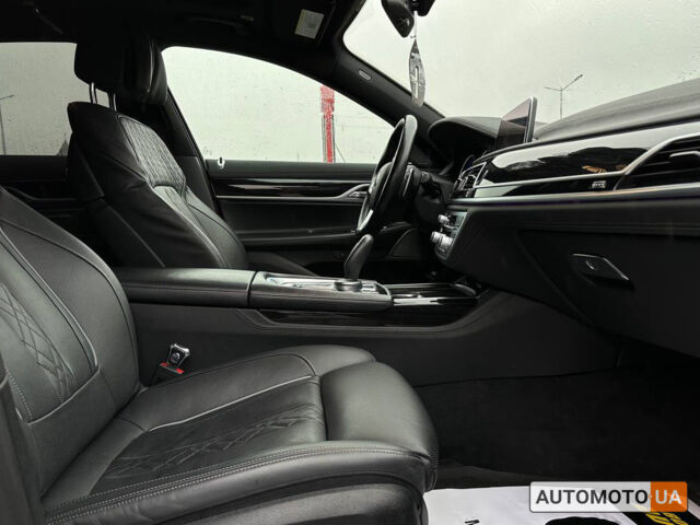 Білий БМВ 750, об'ємом двигуна 4.4 л та пробігом 45 тис. км за 41000 $, фото 24 на Automoto.ua