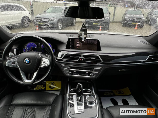 Білий БМВ 750, об'ємом двигуна 4.4 л та пробігом 45 тис. км за 41000 $, фото 12 на Automoto.ua