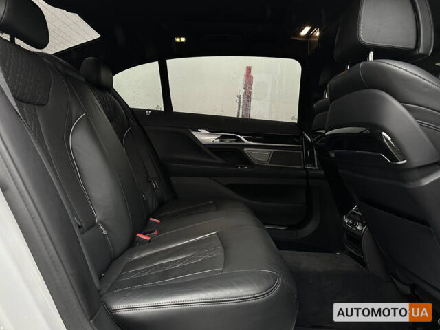 Білий БМВ 750, об'ємом двигуна 4.4 л та пробігом 45 тис. км за 41000 $, фото 19 на Automoto.ua
