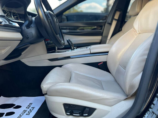 Черный БМВ 750, объемом двигателя 4.4 л и пробегом 350 тыс. км за 15990 $, фото 10 на Automoto.ua