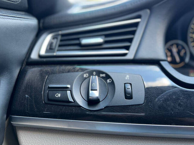 Черный БМВ 750, объемом двигателя 4.4 л и пробегом 350 тыс. км за 15990 $, фото 11 на Automoto.ua