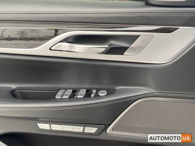 Серый БМВ 750, объемом двигателя 4.4 л и пробегом 107 тыс. км за 32000 $, фото 6 на Automoto.ua