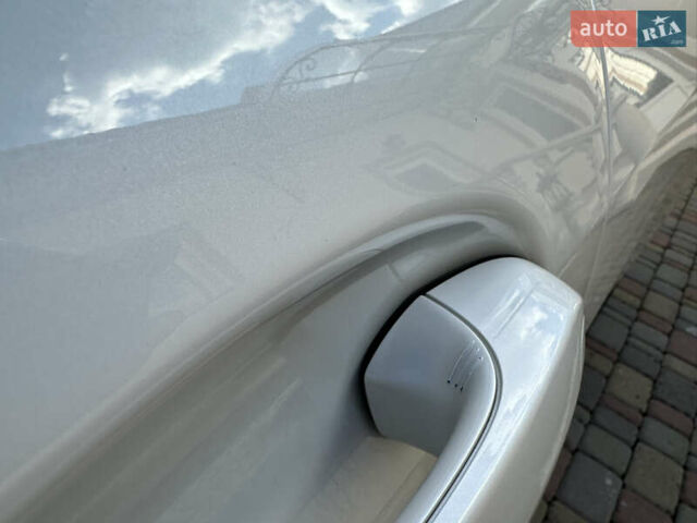 Белый БМВ 8 Серия, объемом двигателя 4.39 л и пробегом 32 тыс. км за 61900 $, фото 20 на Automoto.ua