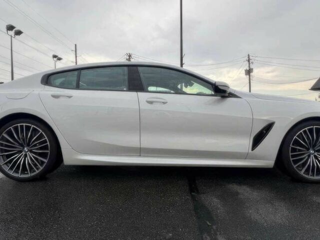 Белый БМВ 8 Серия, объемом двигателя 4.4 л и пробегом 13 тыс. км за 90000 $, фото 3 на Automoto.ua