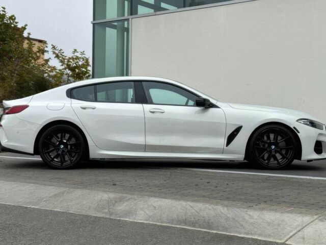 Белый БМВ 8 Серия, объемом двигателя 4.4 л и пробегом 17 тыс. км за 17000 $, фото 4 на Automoto.ua