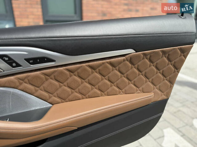 Черный БМВ 8 Серия, объемом двигателя 4.39 л и пробегом 26 тыс. км за 75900 $, фото 99 на Automoto.ua