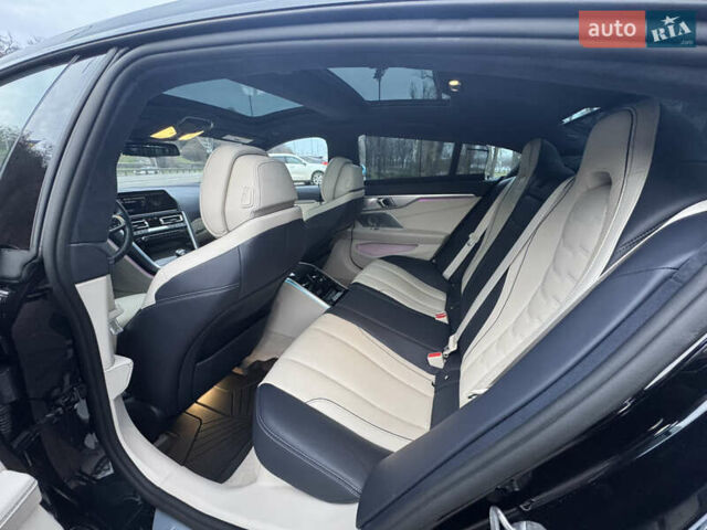 Черный БМВ 8 Серия, объемом двигателя 4.39 л и пробегом 46 тыс. км за 81500 $, фото 15 на Automoto.ua