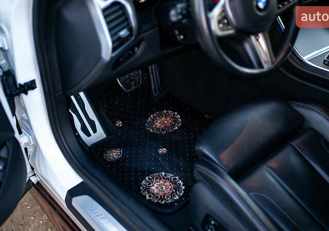 БМВ 8 Серія, об'ємом двигуна 3 л та пробігом 93 тис. км за 60000 $, фото 16 на Automoto.ua