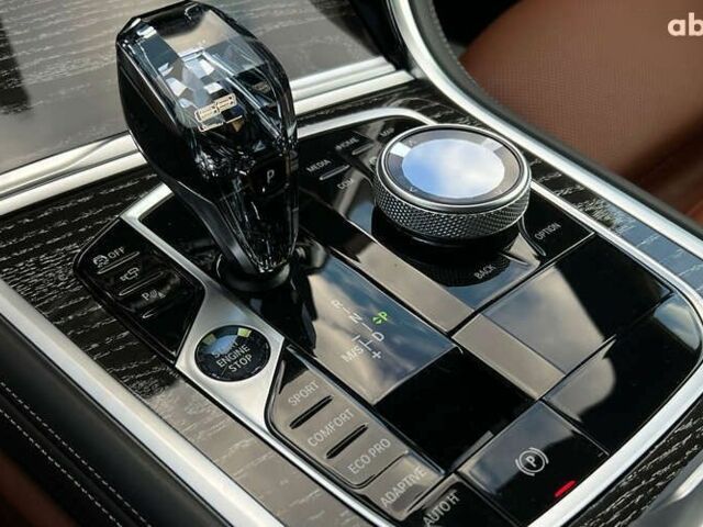 БМВ 8 Серия, объемом двигателя 3 л и пробегом 15 тыс. км за 143000 $, фото 21 на Automoto.ua