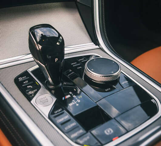 Синий БМВ 8 Серия, объемом двигателя 4.39 л и пробегом 54 тыс. км за 69899 $, фото 33 на Automoto.ua