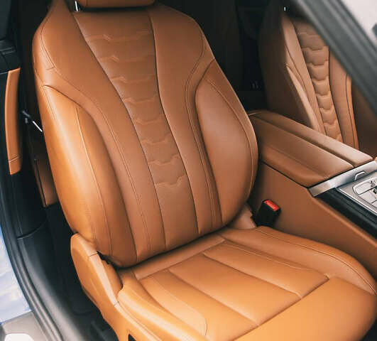 Синий БМВ 8 Серия, объемом двигателя 4.39 л и пробегом 54 тыс. км за 69899 $, фото 41 на Automoto.ua