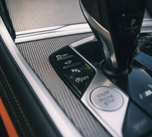 Синий БМВ 8 Серия, объемом двигателя 4.39 л и пробегом 54 тыс. км за 69899 $, фото 35 на Automoto.ua