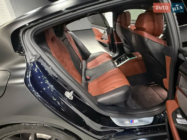 Синій БМВ 8 Серія, об'ємом двигуна 3 л та пробігом 46 тис. км за 65000 $, фото 59 на Automoto.ua
