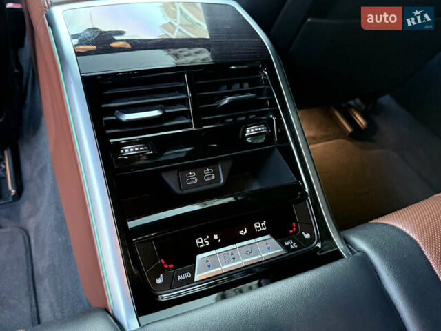 Синій БМВ 8 Серія, об'ємом двигуна 3 л та пробігом 46 тис. км за 65000 $, фото 69 на Automoto.ua