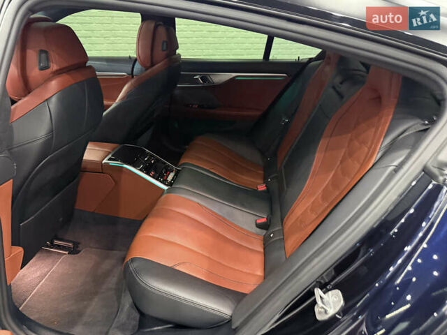 Синій БМВ 8 Серія, об'ємом двигуна 3 л та пробігом 46 тис. км за 65000 $, фото 36 на Automoto.ua