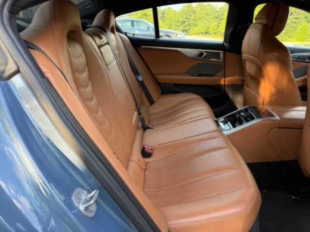 Синий БМВ 8 Серия, объемом двигателя 4.4 л и пробегом 10 тыс. км за 90000 $, фото 12 на Automoto.ua