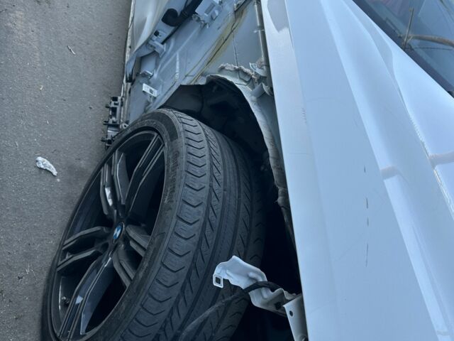 Белый БМВ 840, объемом двигателя 3 л и пробегом 101 тыс. км за 47000 $, фото 6 на Automoto.ua