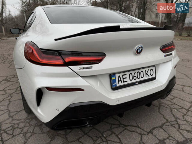 Белый БМВ 8 Series Gran Coupe, объемом двигателя 4.39 л и пробегом 37 тыс. км за 66900 $, фото 7 на Automoto.ua