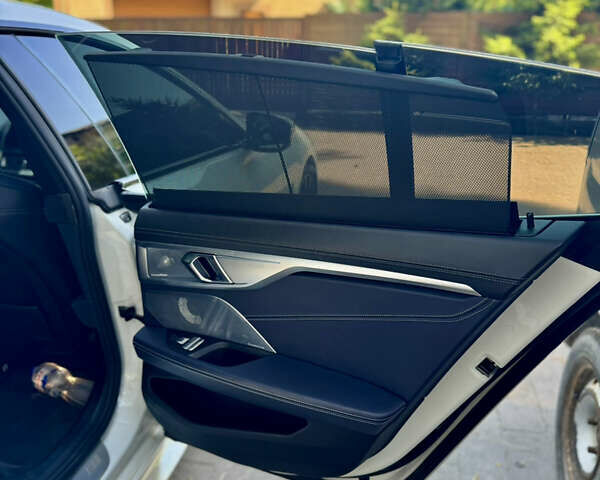 Білий БМВ 8 Series Gran Coupe, об'ємом двигуна 4.39 л та пробігом 91 тис. км за 60000 $, фото 15 на Automoto.ua