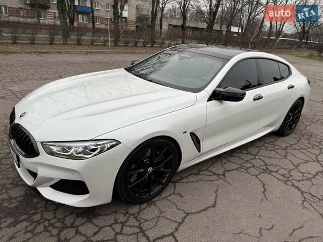 Белый БМВ 8 Series Gran Coupe, объемом двигателя 4.39 л и пробегом 37 тыс. км за 66900 $, фото 5 на Automoto.ua