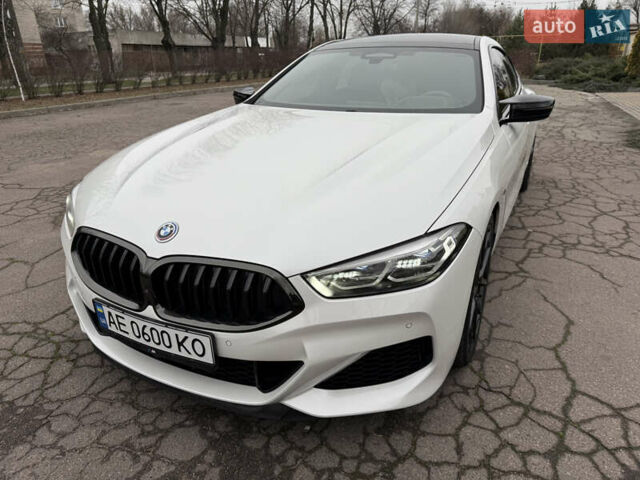 Белый БМВ 8 Series Gran Coupe, объемом двигателя 4.39 л и пробегом 37 тыс. км за 66900 $, фото 3 на Automoto.ua