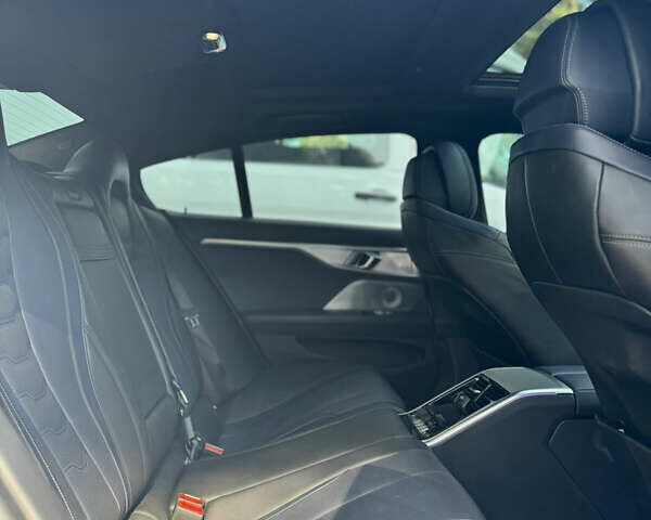 Білий БМВ 8 Series Gran Coupe, об'ємом двигуна 4.39 л та пробігом 91 тис. км за 60000 $, фото 16 на Automoto.ua